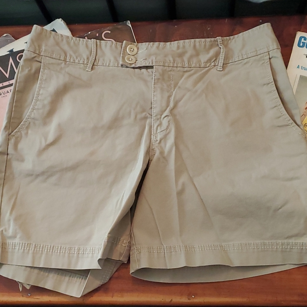 Eddie Bauer khaki shorts